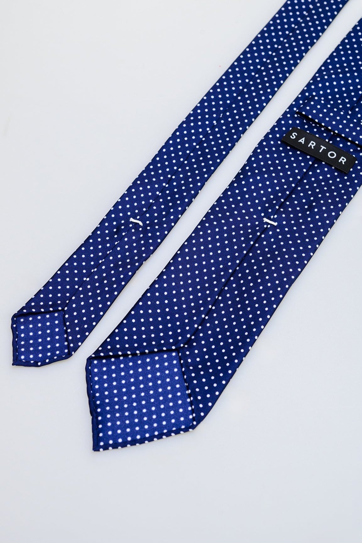 3fold blue white dots silk tie